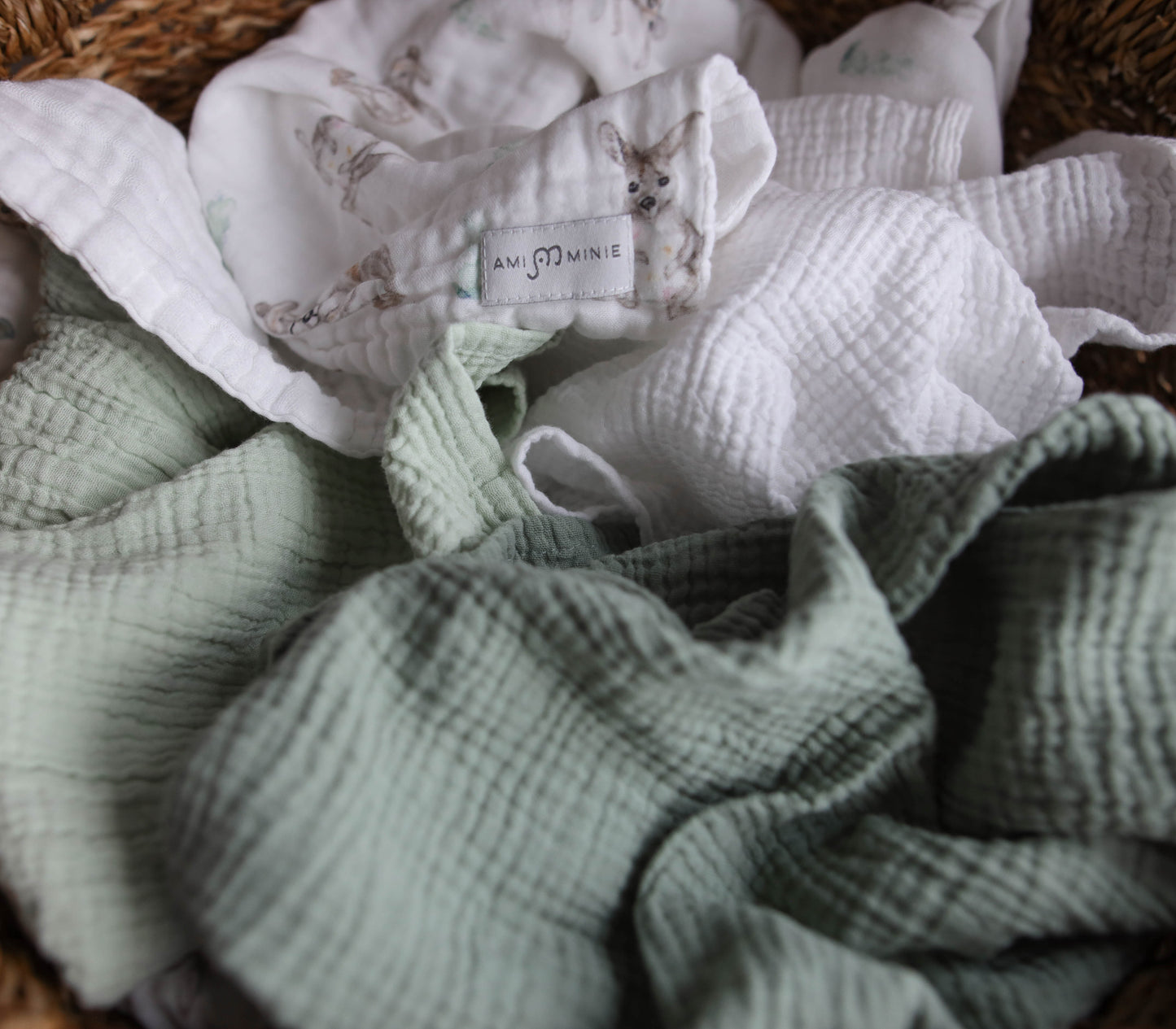 Kang the kangaroo + 3-pack Muslin squares Green/White